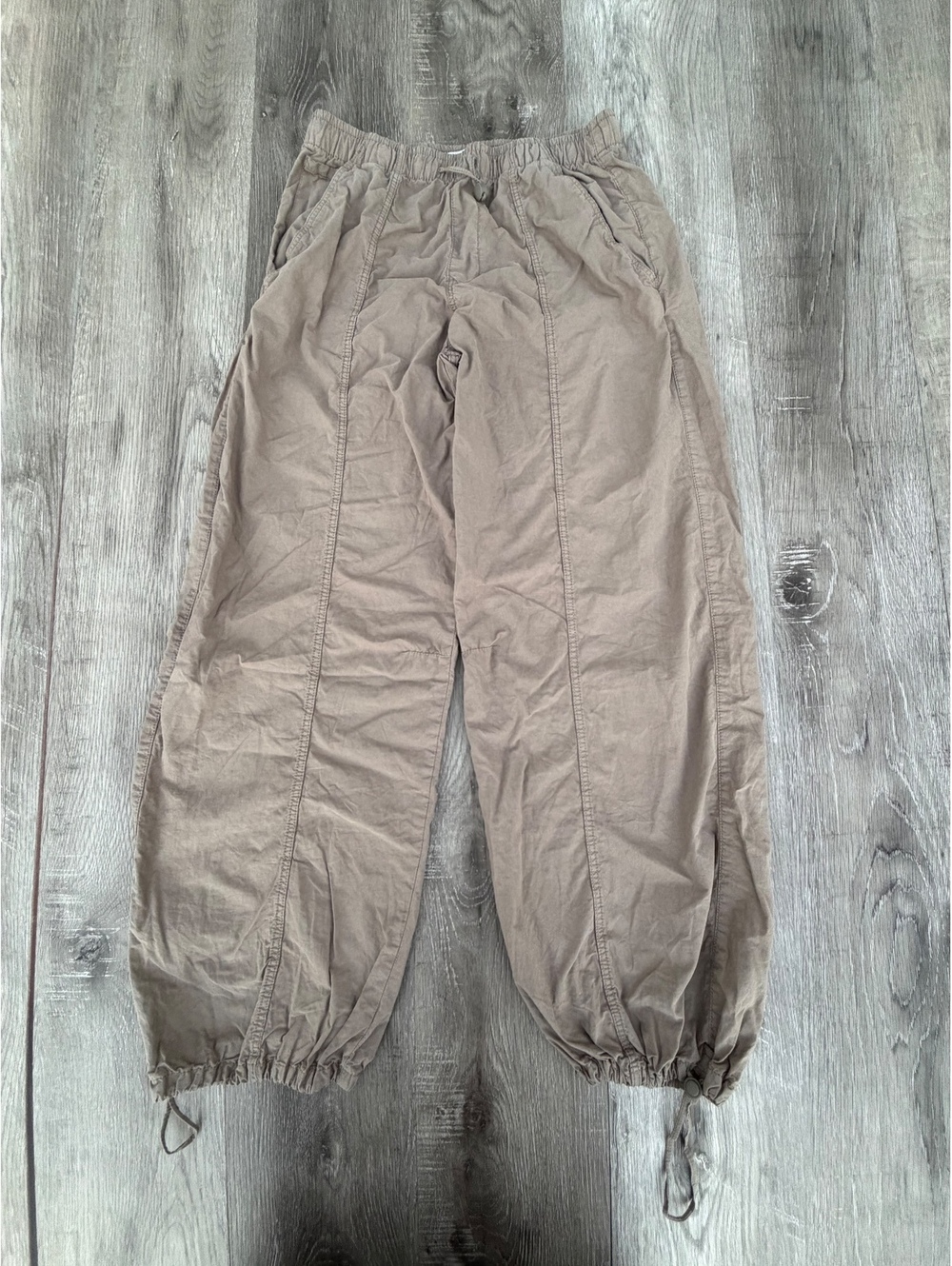 Zara women’s khaki cargo pants size XS